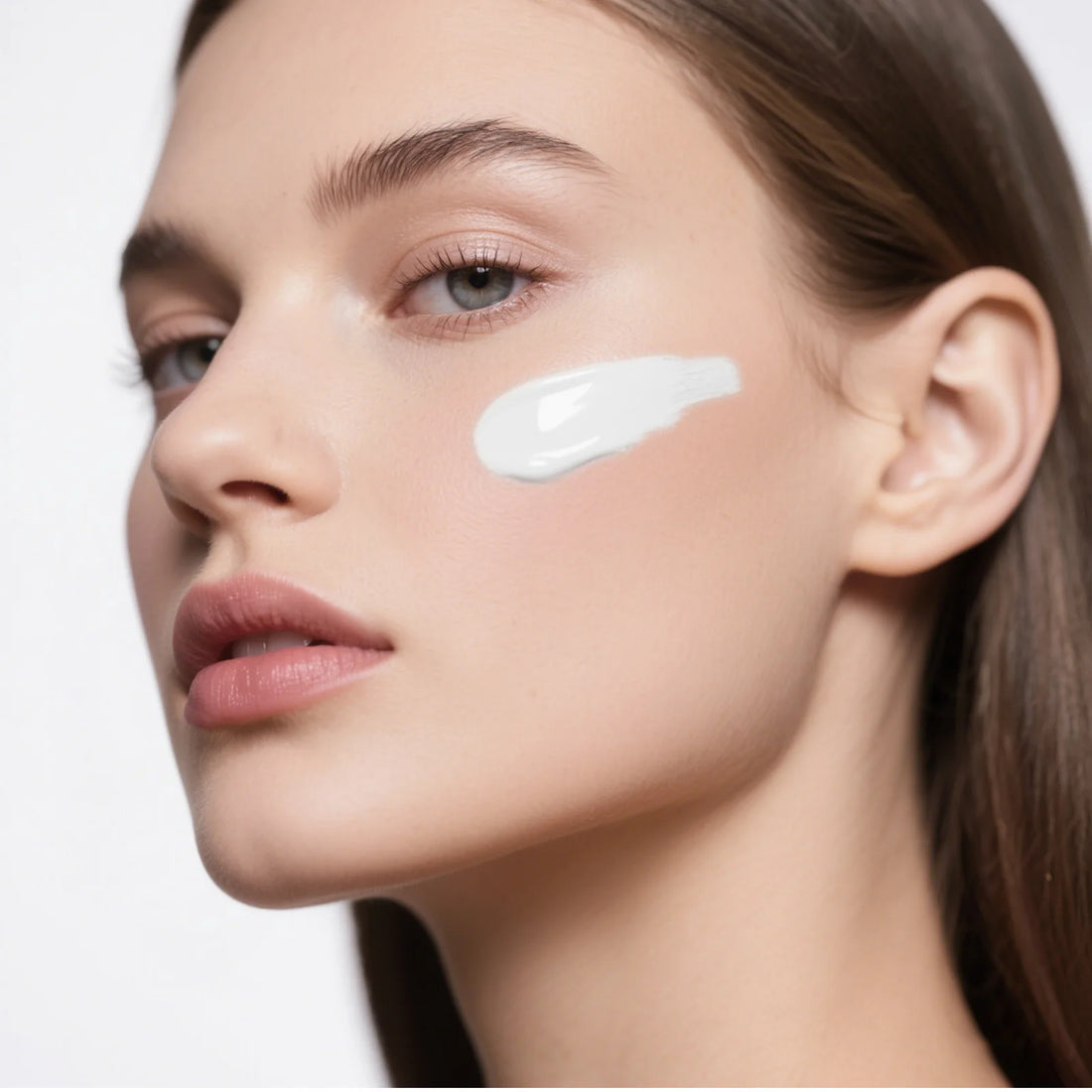 30ml Changing Foundation SPF 15 - Lightweight Moisturizing Liquid Makeup, Covers Blemishes & Redness for Fair to Medium Skin